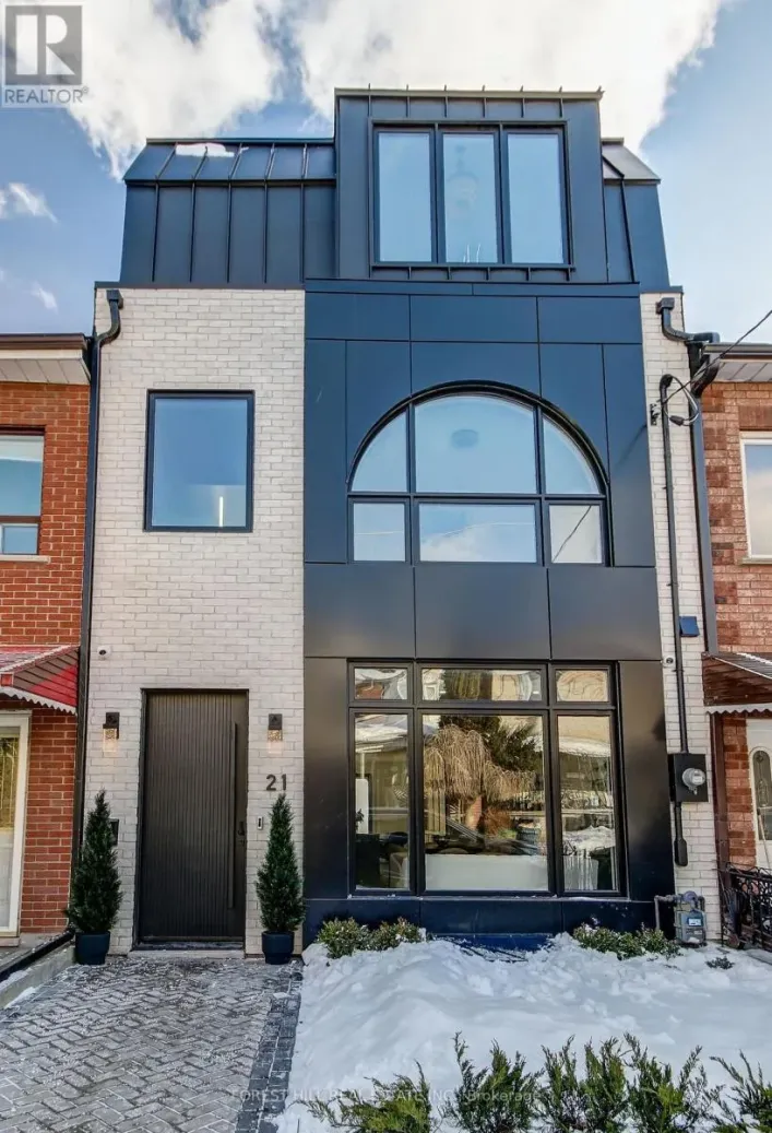 21 FOXLEY STREET, Toronto