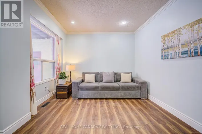 21 HALLEN ROAD, Brampton