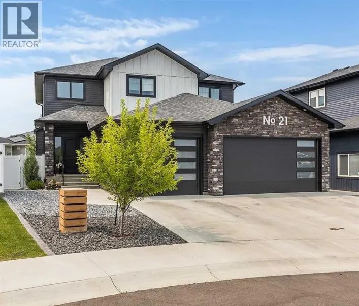 21 Hamptons Gate SE, Medicine Hat