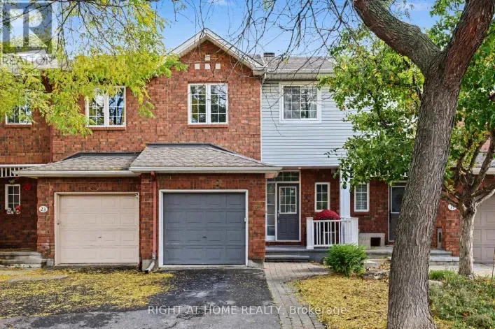 Row / Townhouse for sale: 21 KETTLEBY STREET, Ottawa