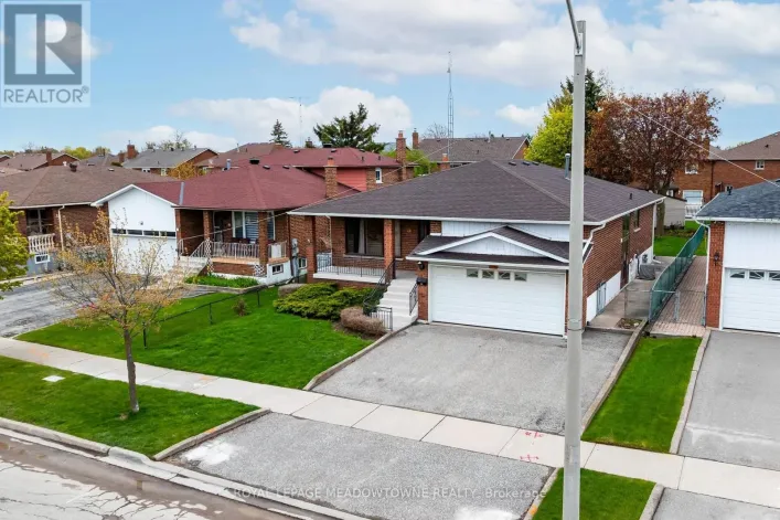 21 LEANDER STREET, Brampton