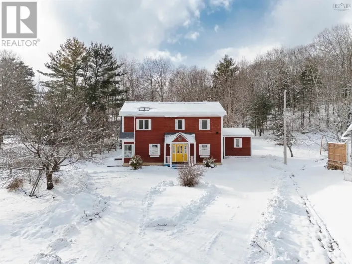 21 Long Hill Road, Mahone Bay