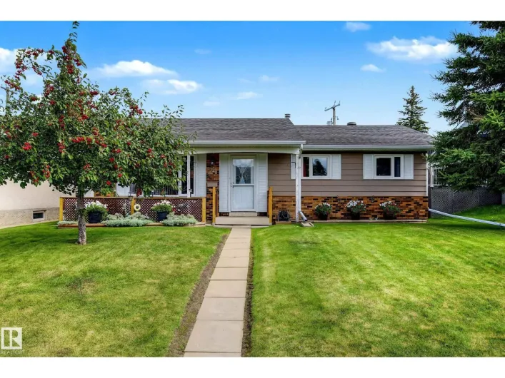 House for sale: 21 MALIGNE DR, Devon