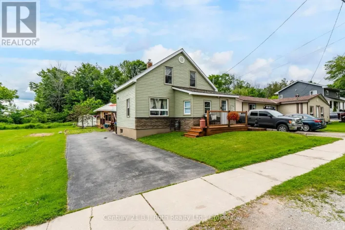 21 MAPLE STREET, Tay