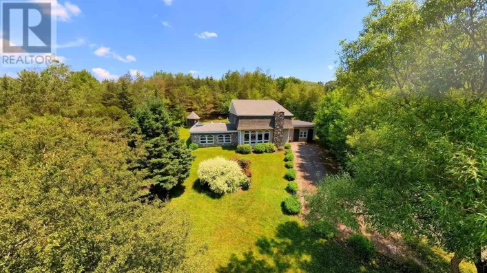 21 Munroes Lane, Plymouth