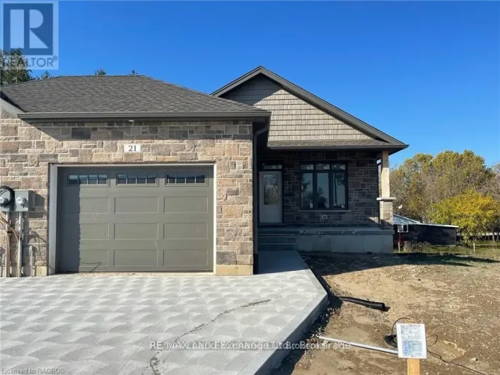 21 NYAH COURT, Kincardine