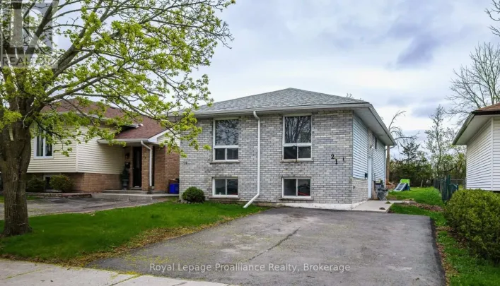Duplex for rent: 21 PEPPER AVENUE, Belleville