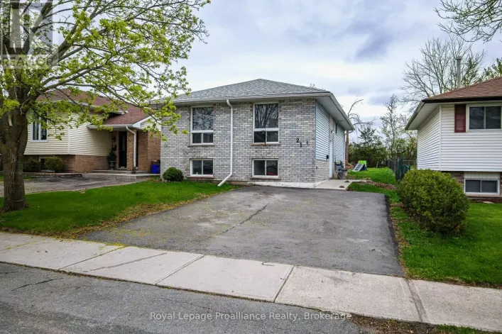 21 PEPPER AVENUE, Belleville