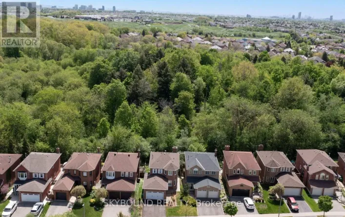 21 PINELLAS DRIVE, Brampton