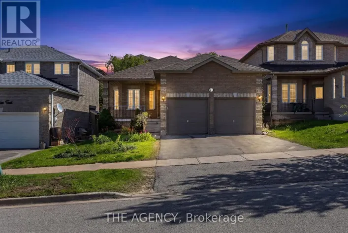 21 SILVER TRAIL, Barrie