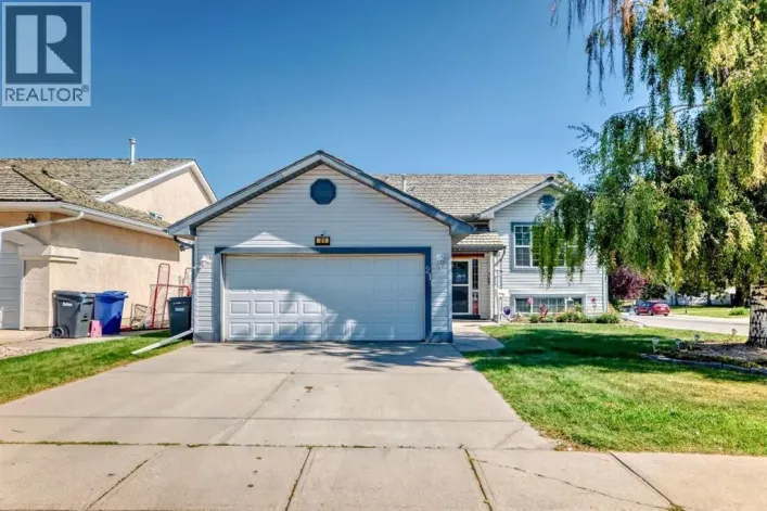 21 Strathmore Lakes Way, Strathmore