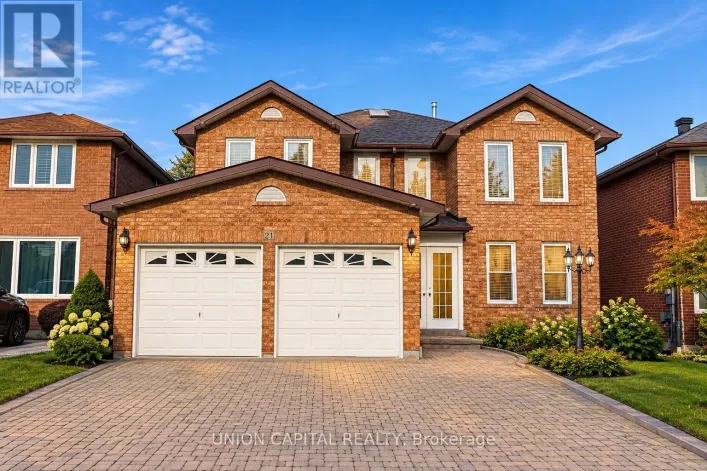 21 STRAWBERRY HILLS DRIVE, Toronto