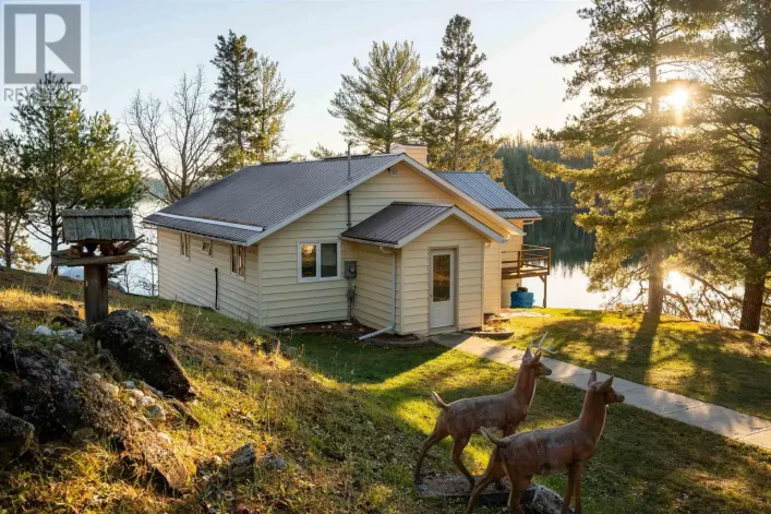 21 Tinker's RD, Nestor Falls