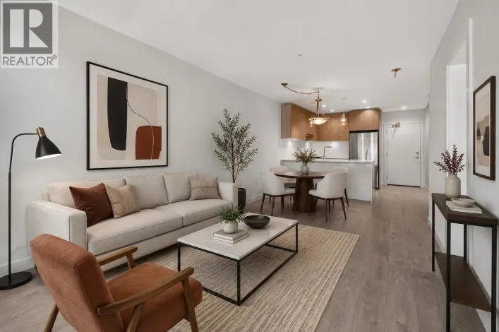 210 108 E 8TH STREET, North Vancouver