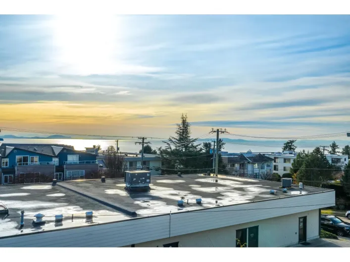 210 1354 WINTER STREET, White Rock