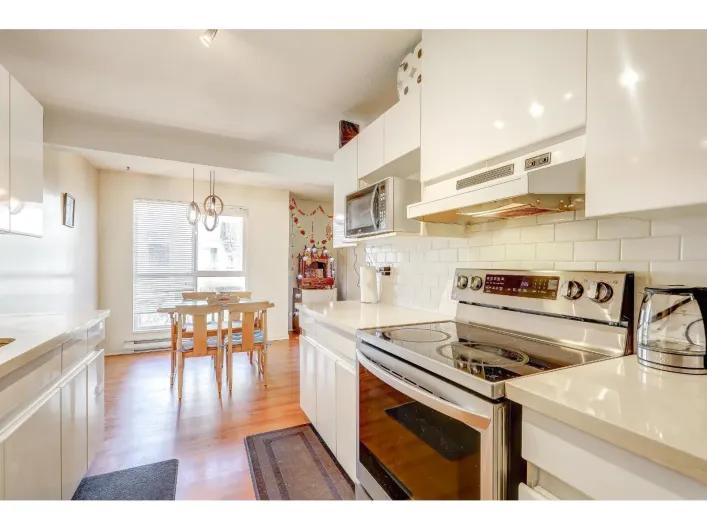 210 14980 101A AVENUE, Surrey