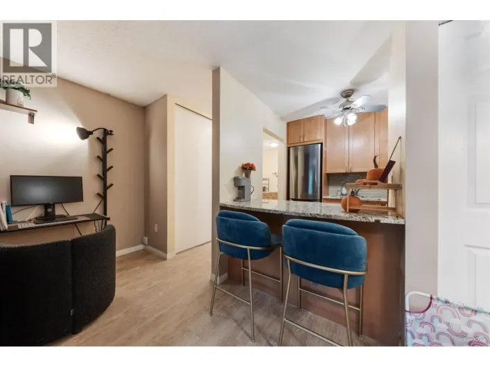 210 1545 E 2ND AVENUE, Vancouver