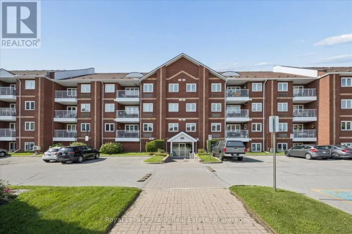 210 - 193 LAKE DRIVEWAY DRIVE W, Ajax