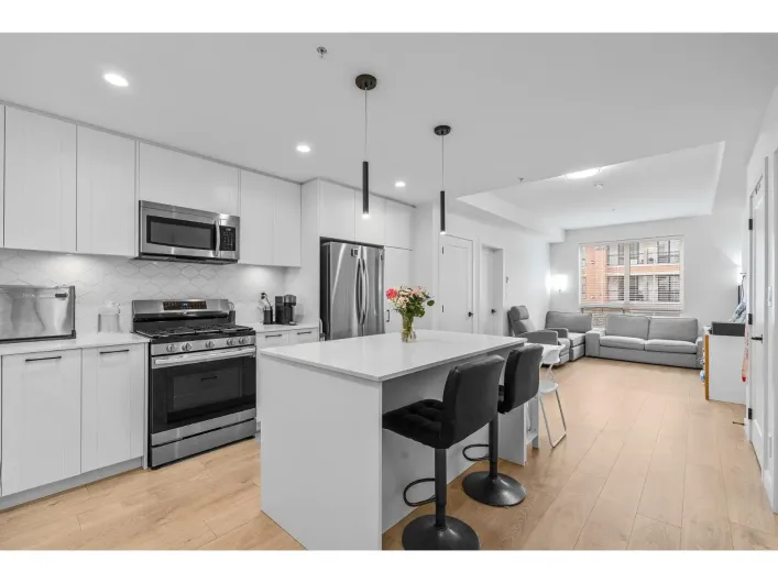 210 20052 83A AVENUE, Langley