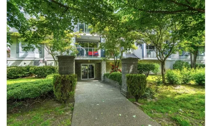 210 20177 54A AVENUE, Langley