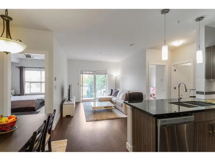 210 20219 54A AVENUE, Langley