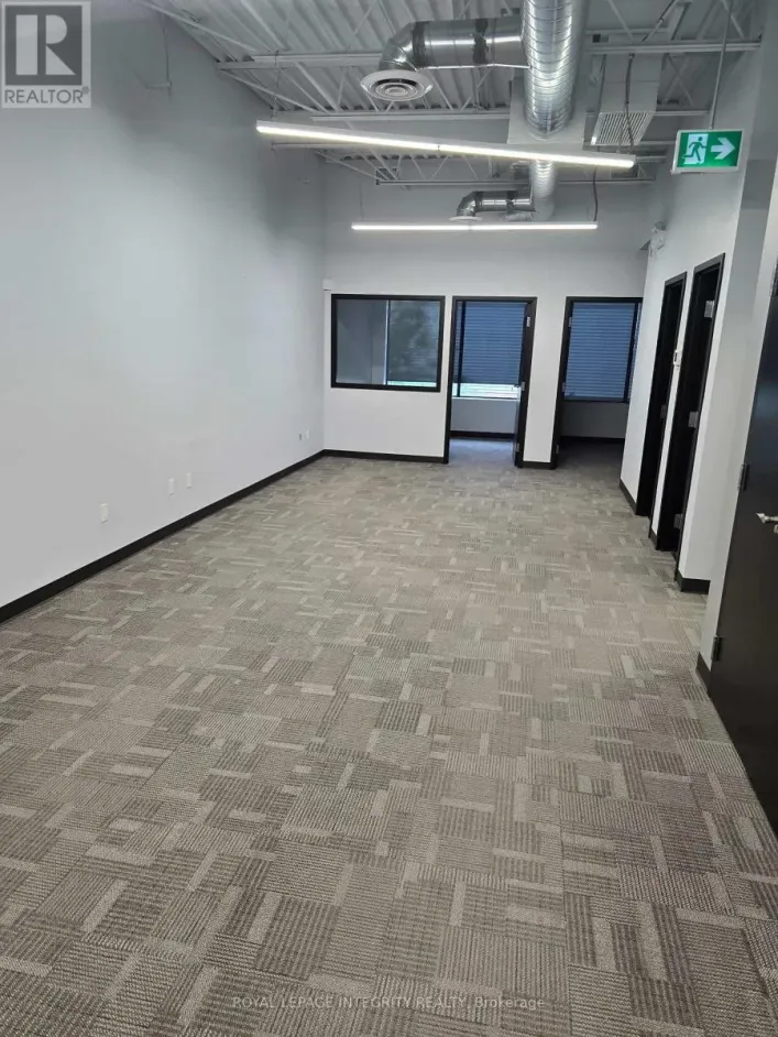 210 - 2310 ST LAURENT BOULEVARD N, Ottawa