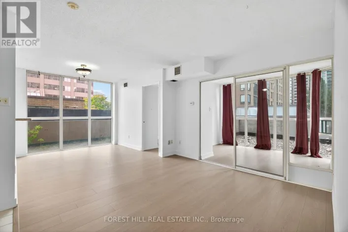 210 - 285 ENFIELD PLACE N, Mississauga