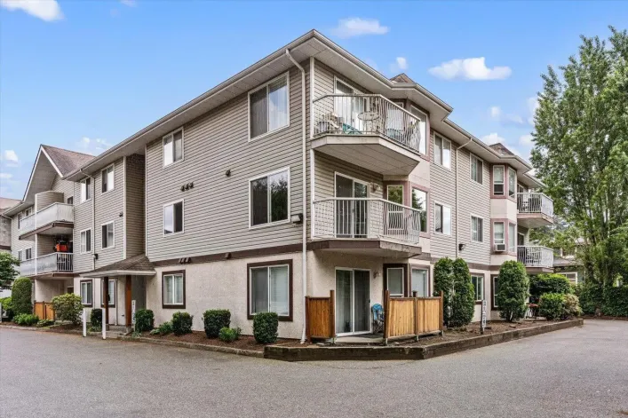 210 45222 WATSON ROAD|Garrison Crossing, Chilliwack