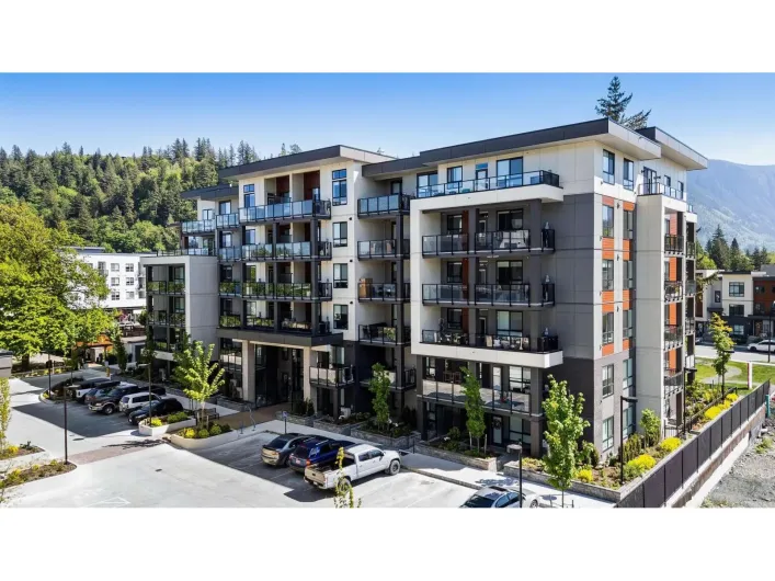 210 45505 CAMPUS DRIVE|Garrison Crossing, Chilliwack