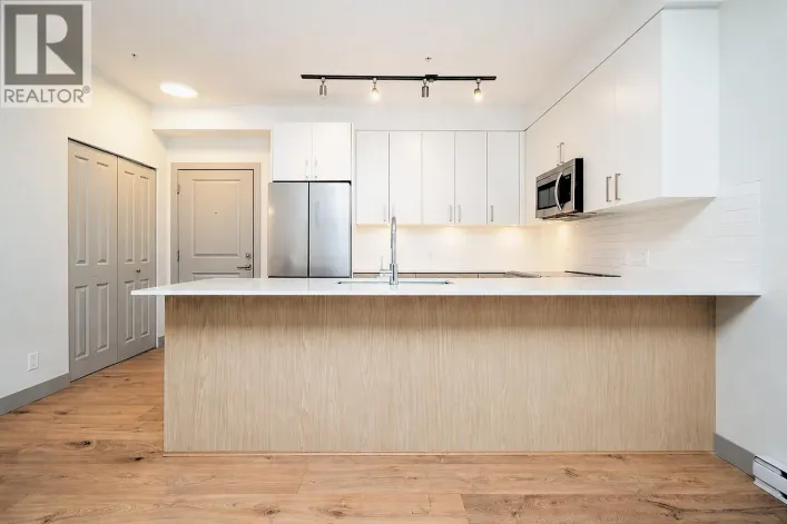 210 6968 ROYAL OAK AVENUE, Burnaby