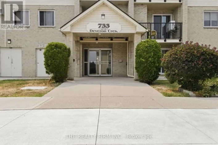 210 - 733 DEVERON CRESCENT, London South