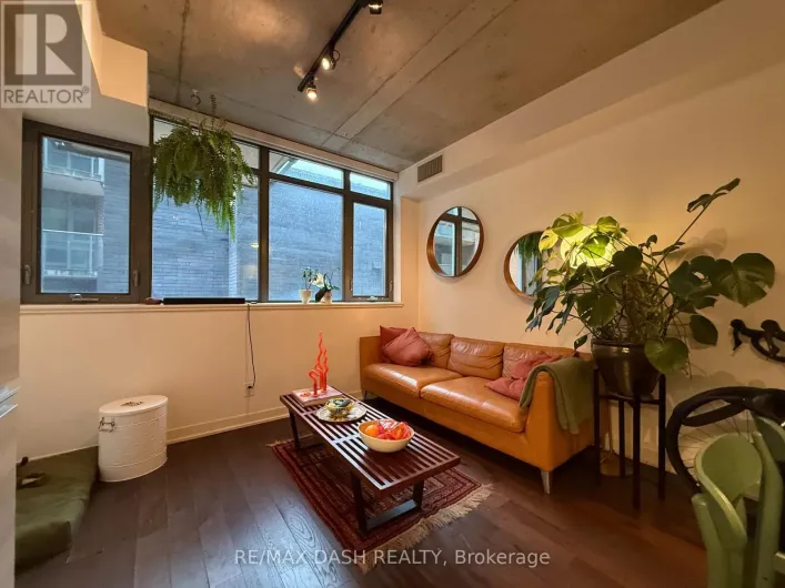 210 - 8 GLADSTONE AVENUE, Toronto