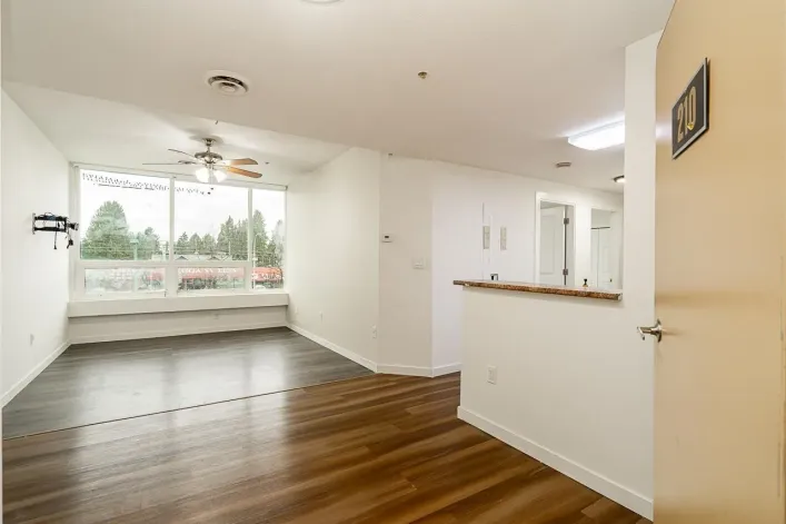 210 9278 120, Surrey