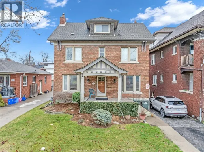 210 CALIFORNIA, Windsor