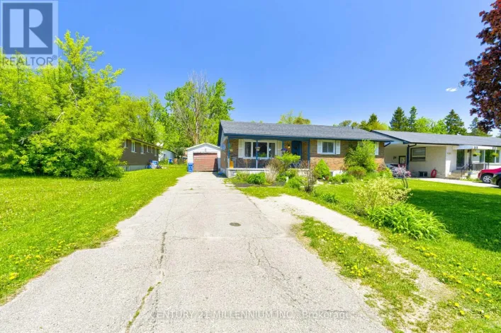 210 CENTRE STREET, Shelburne