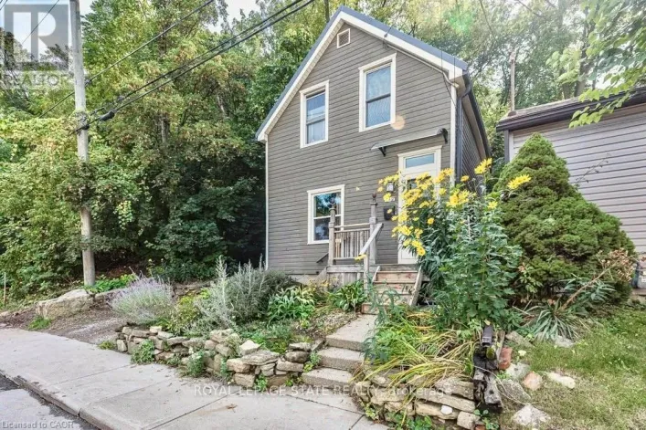 210 CHARLTON AVENUE E, Hamilton