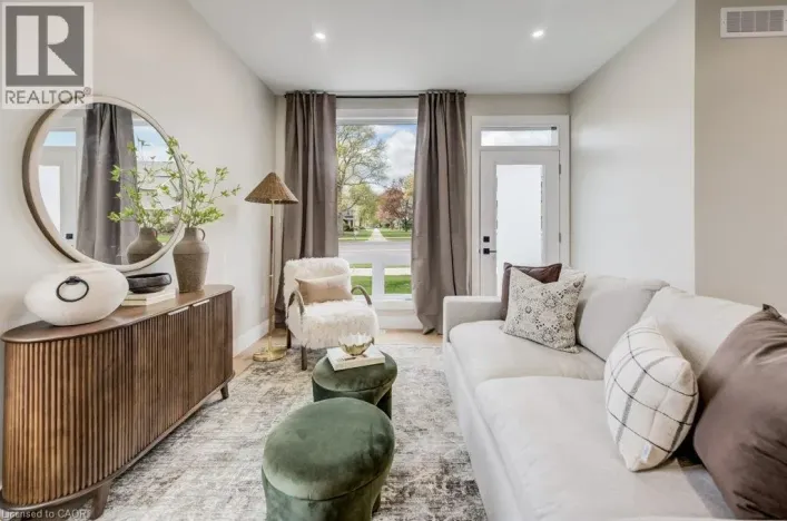 210 HERITAGE Drive Unit# Lower unit (The Glen), Kitchener