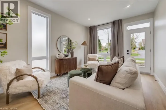 210 HERITAGE Drive Unit# Main, Kitchener