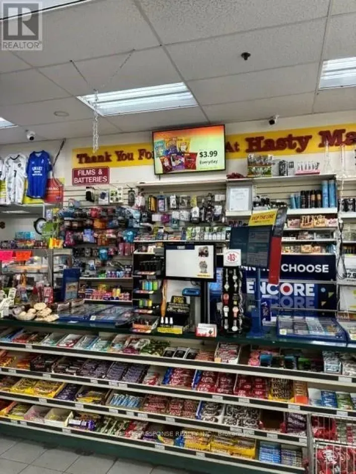 210 MOHAWK ROAD E, Hamilton