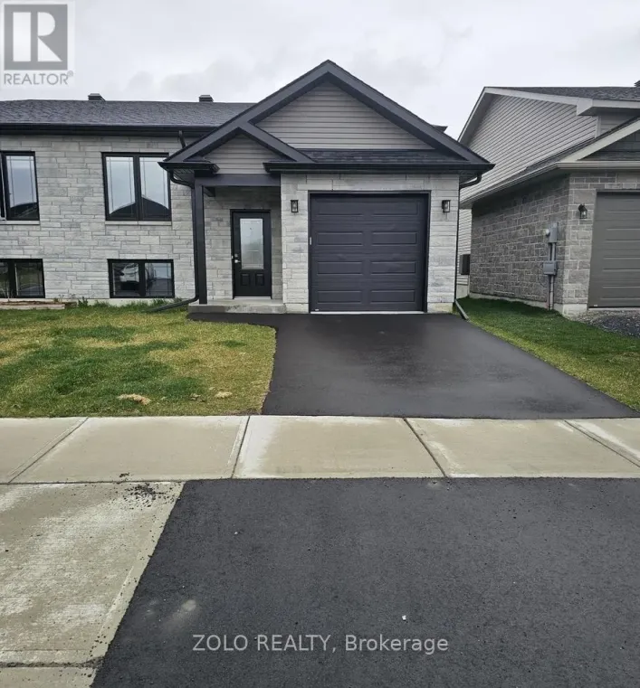 210 RUBY DRIVE, Cornwall