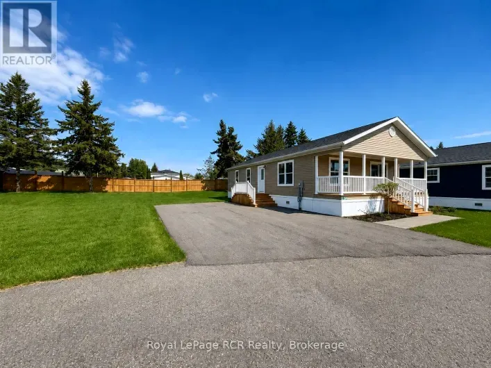 210 SPRUCE DRIVE, West Grey