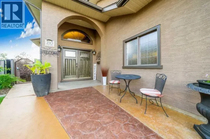 210 Vista Close SE, Medicine Hat