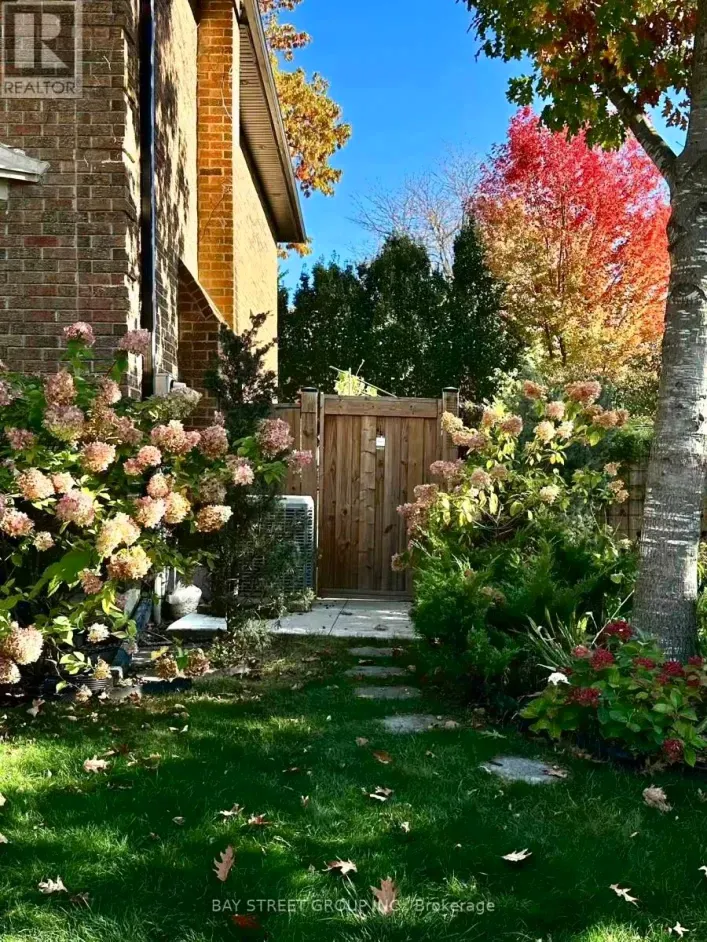 2100 DUNVEGAN AVENUE, Oakville