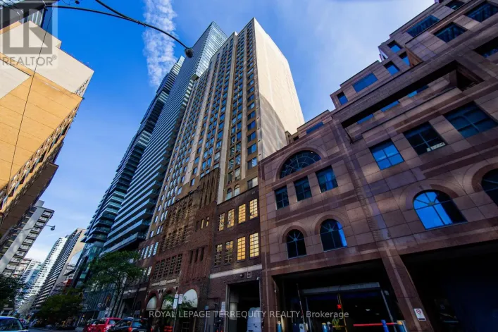 2101 - 25 GRENVILLE STREET, Toronto