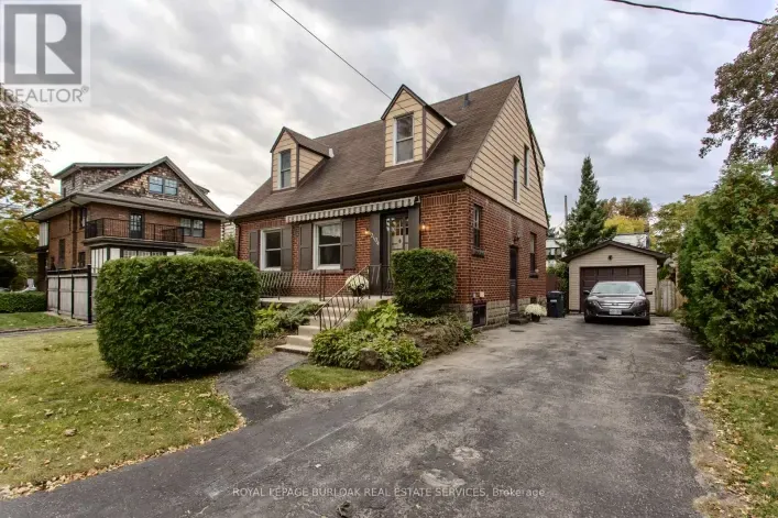 2104 EMERALD CRESCENT, Burlington