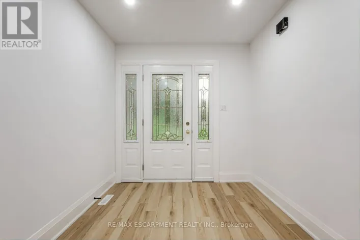 2104 MISSISSAUGA ROAD, Mississauga