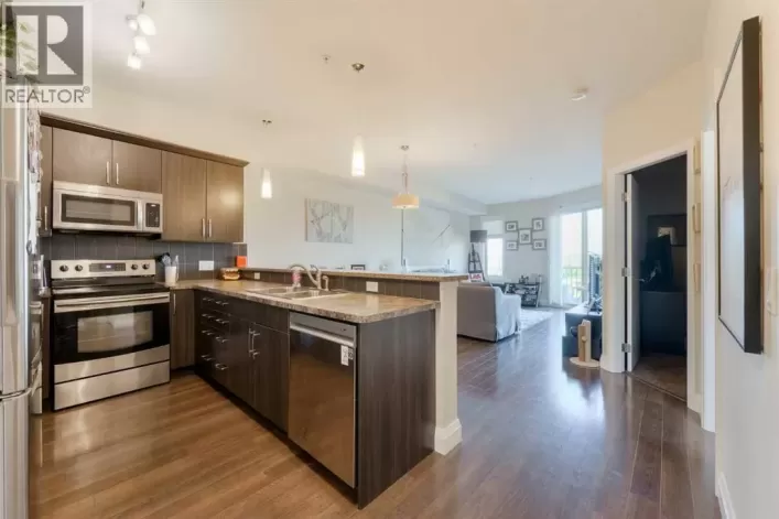 2105, 15 Sunset Square, Cochrane