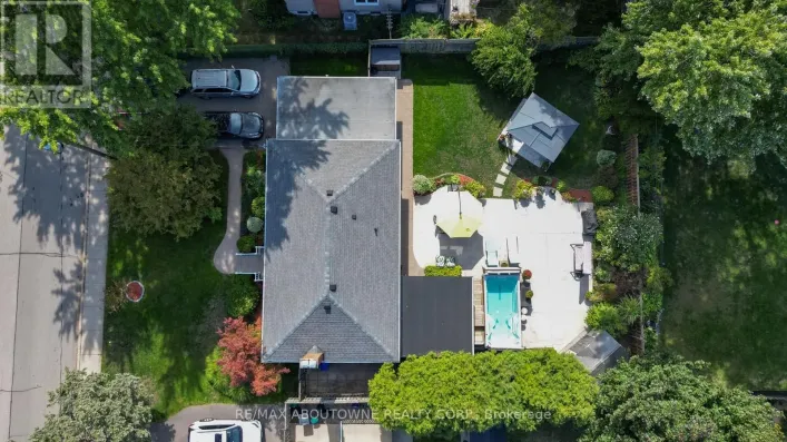 2105 MAPLEWOOD DRIVE, Burlington