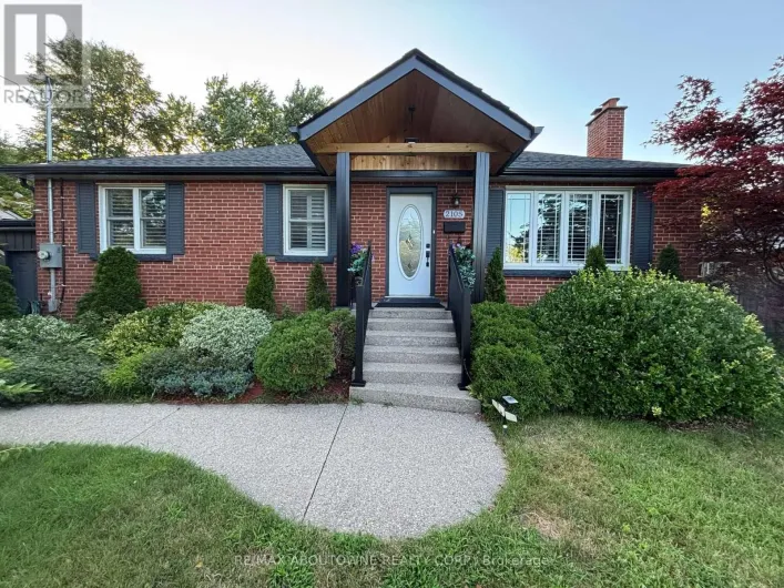 2105 MAPLEWOOD DRIVE, Burlington