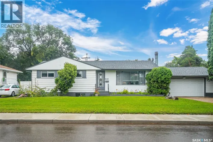 House for sale: 2107 Cumberland AVENUE S, Saskatoon